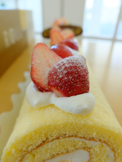 ホントに長い!かめまんの「ながーいロールケーキ」