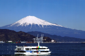 海から鑑賞する富士山を 「清水港ベイクルーズ」
